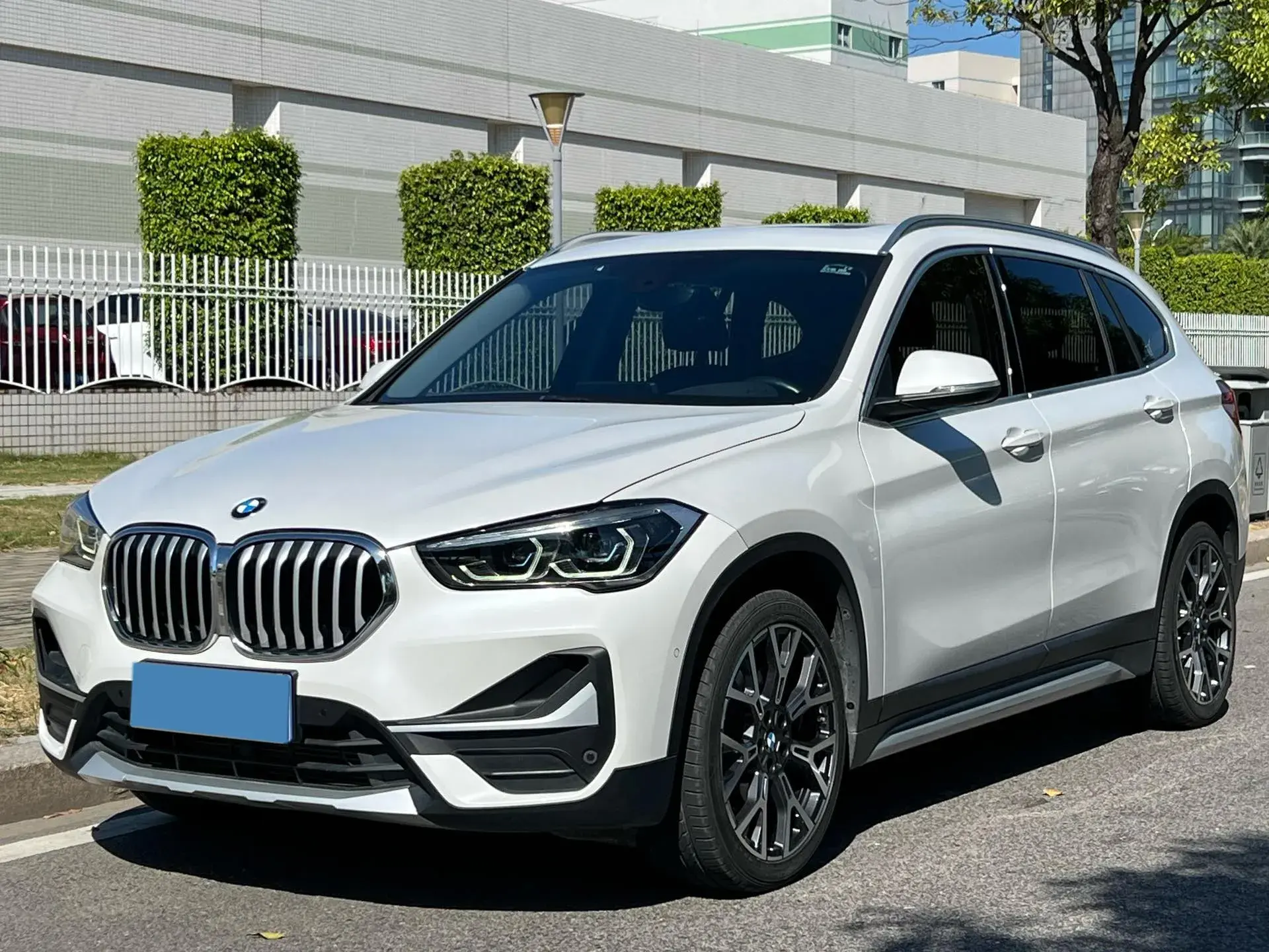2020 BMW X1 view 1