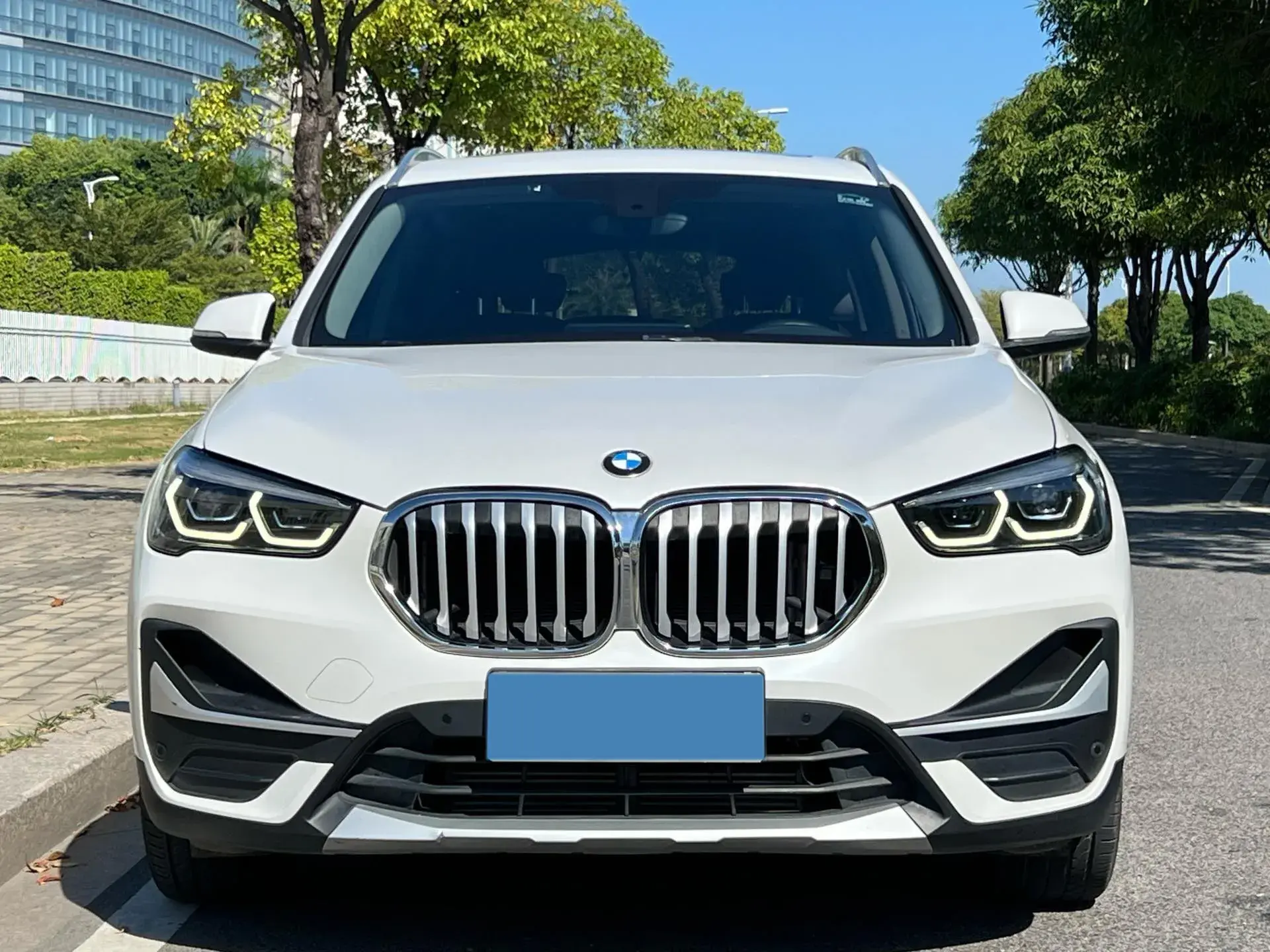 2020 BMW X1 thumbnail 2