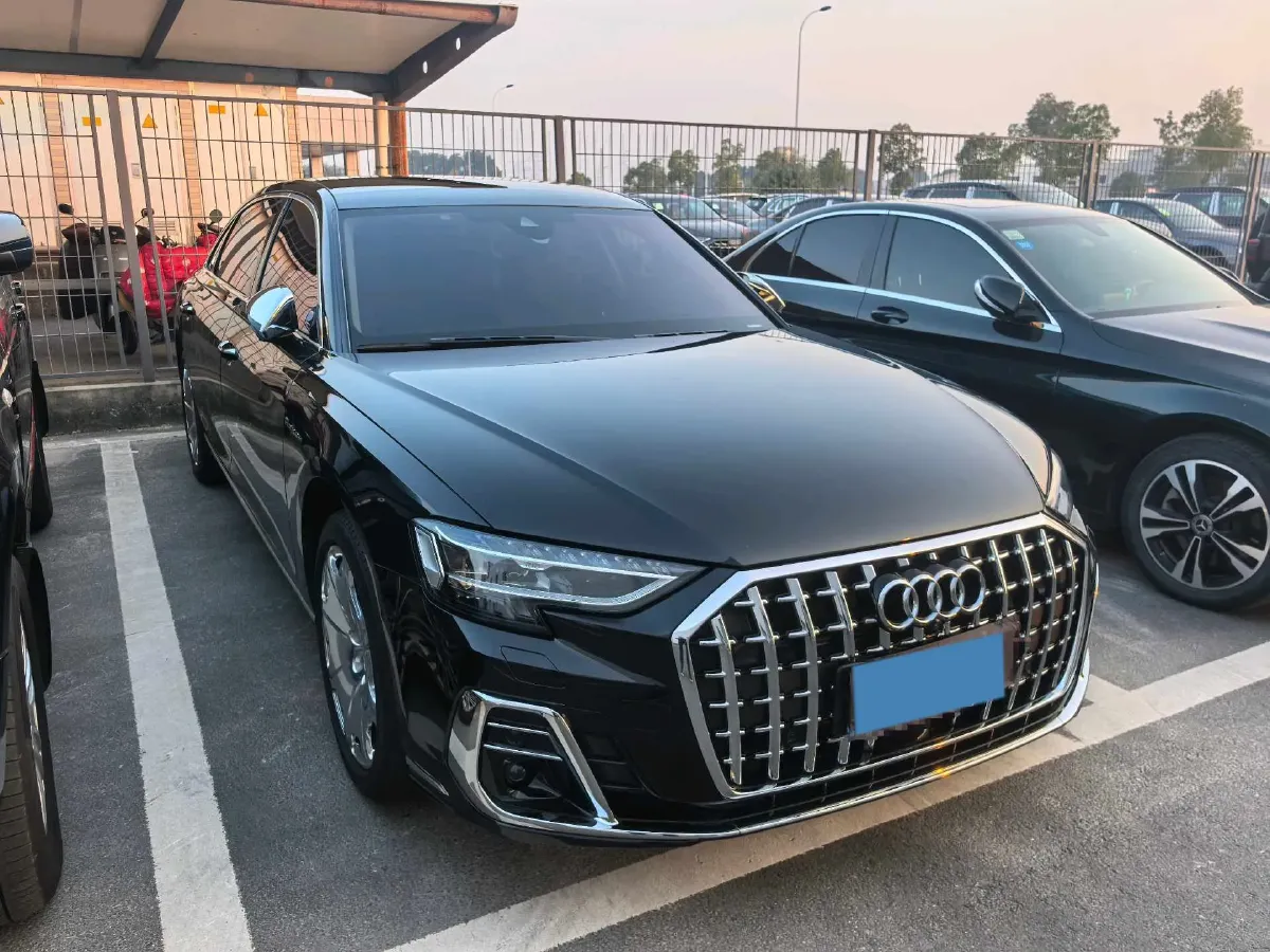 2025 Audi A8 3.0T 340HP V6 8AT,autocango,china used car exporter,china ev exporter,chinese used car exporter,chinese used ev exporter
