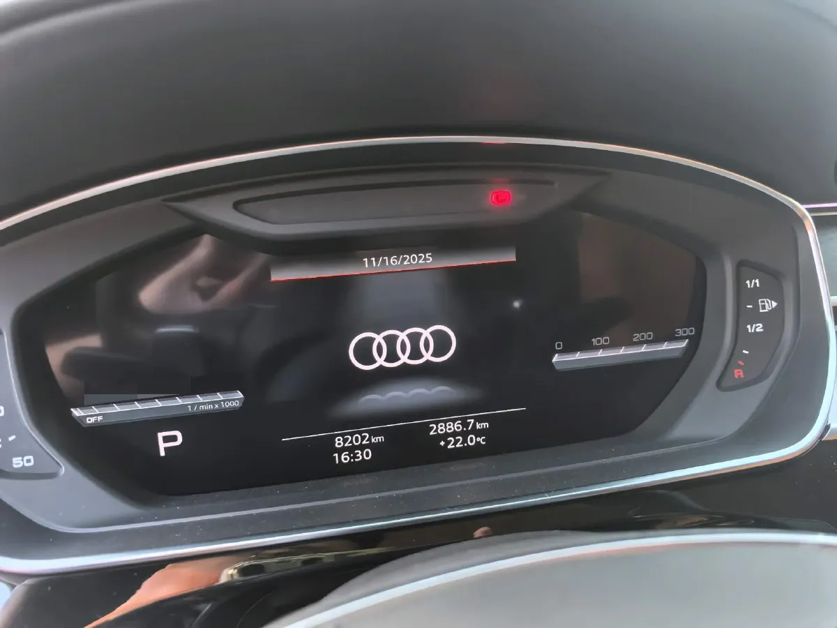 2025 Audi A8 3.0T 340HP V6 8AT,autocango,china used car exporter,china ev exporter,chinese used car exporter,chinese used ev exporter