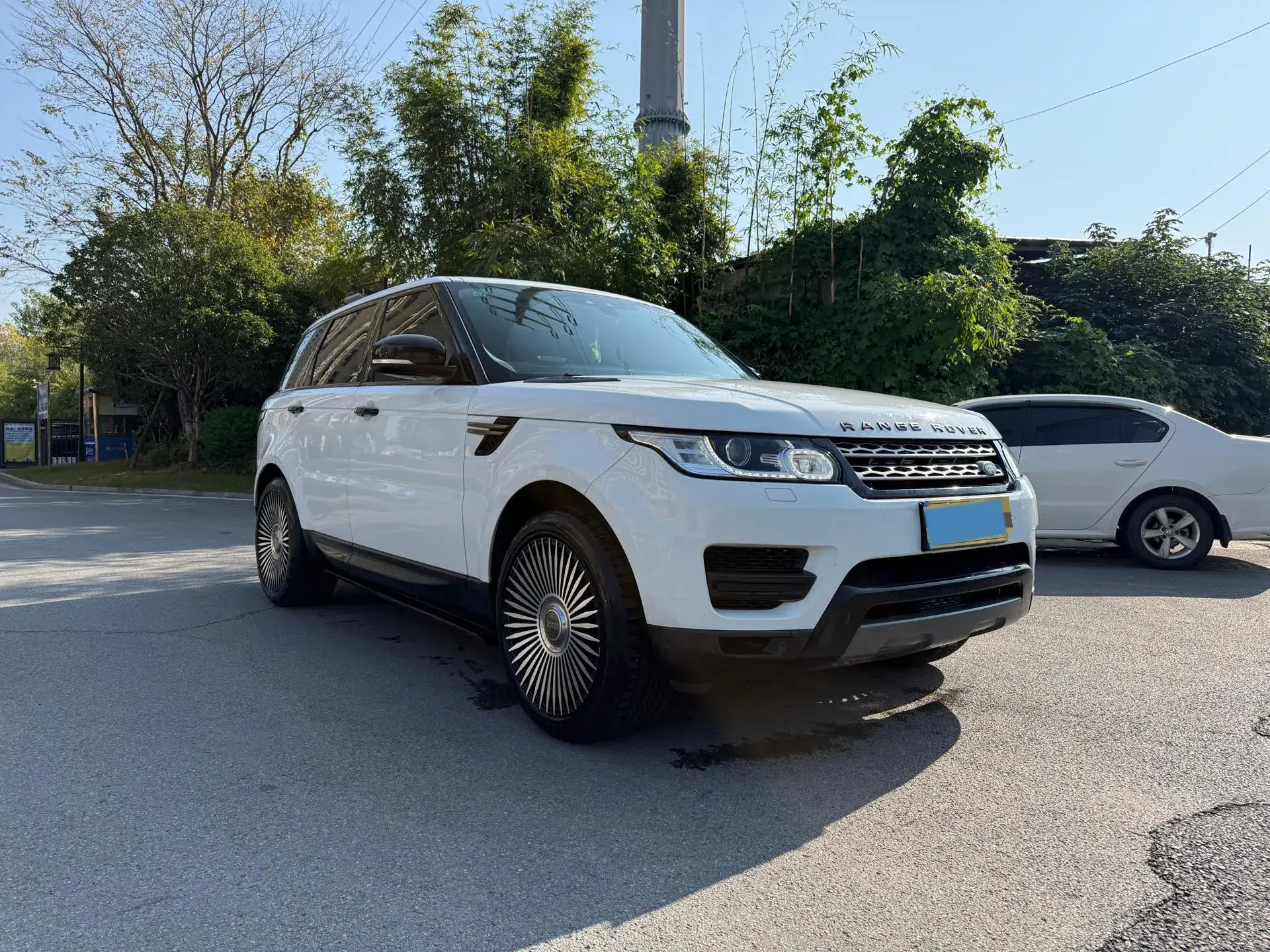 2016 LAND ROVER thumbnail 3