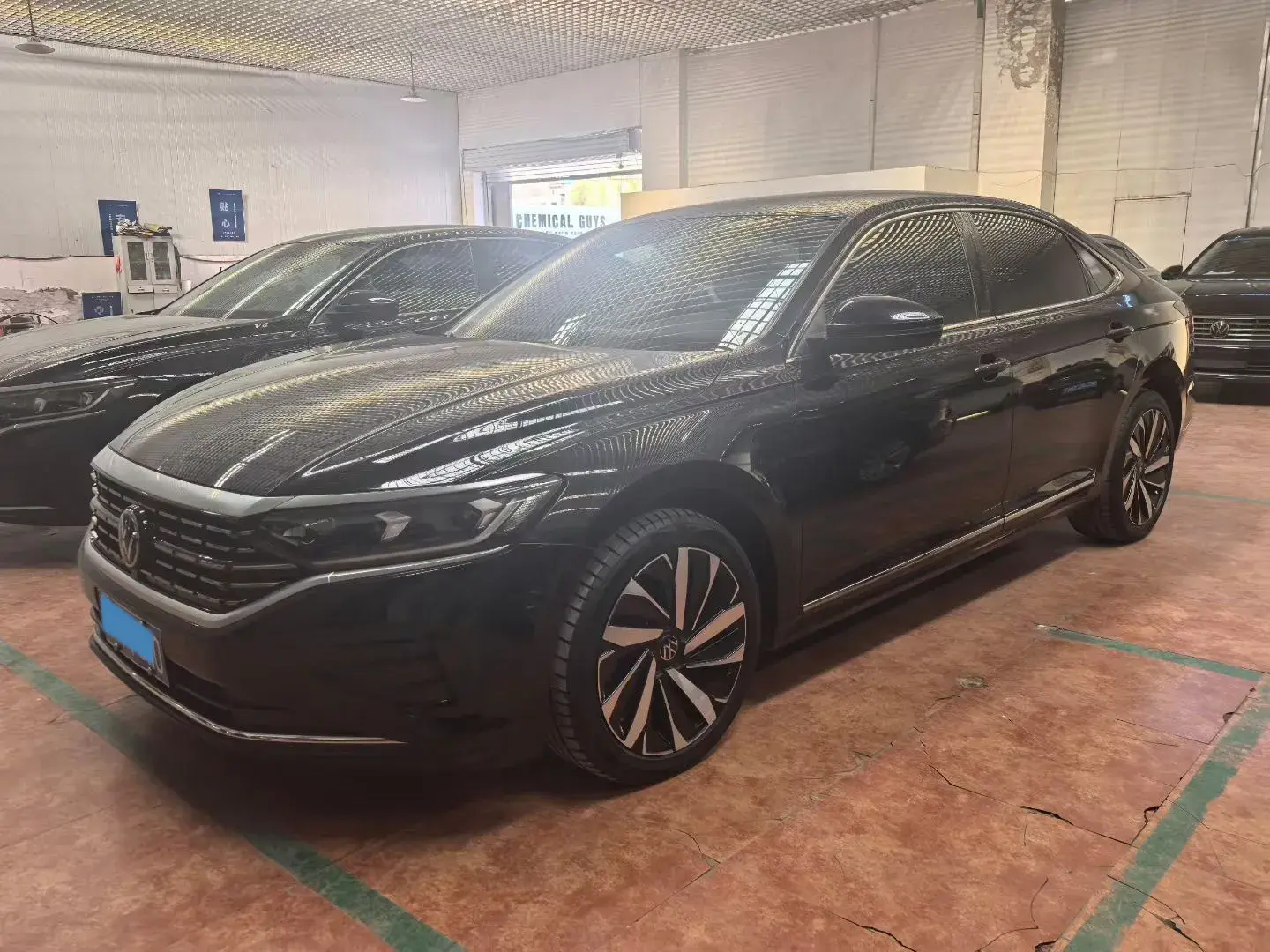 2022 VOLKSWAGEN PASSAT view 1