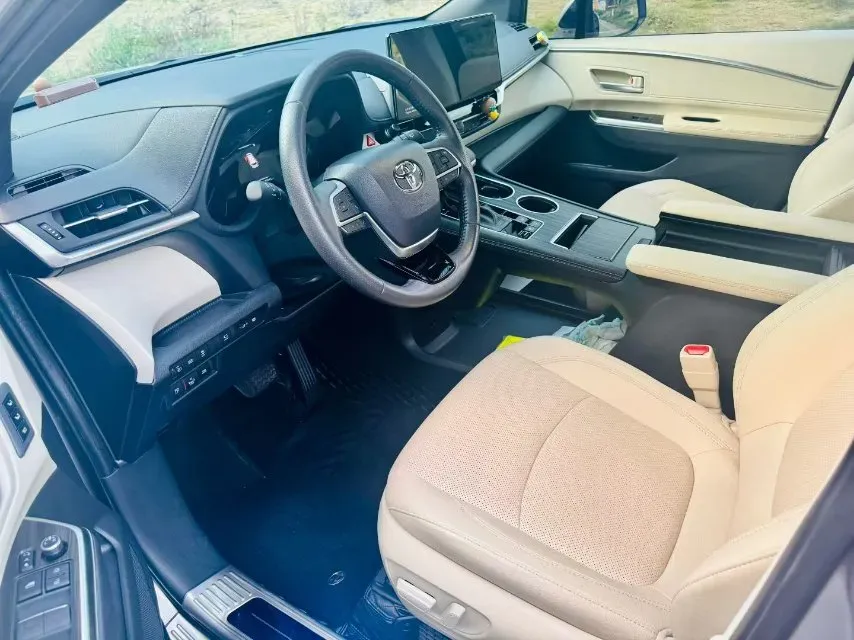 2023 Toyota Sienna 2.5L 189HP L4 E-CVT Hybrid,autocango,china used car exporter,china ev exporter,chinese used car exporter,chinese used ev exporter