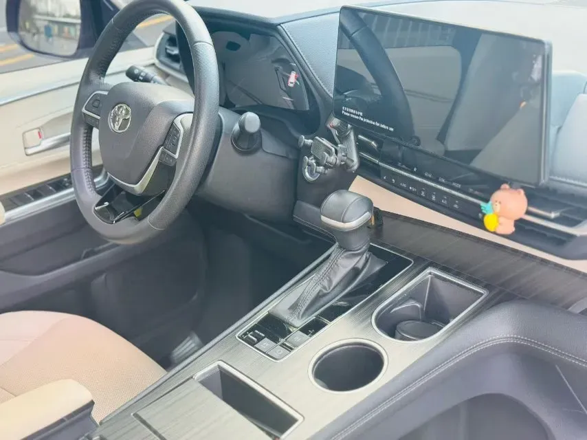 2023 Toyota Sienna 2.5L 189HP L4 E-CVT Hybrid,autocango,china used car exporter,china ev exporter,chinese used car exporter,chinese used ev exporter