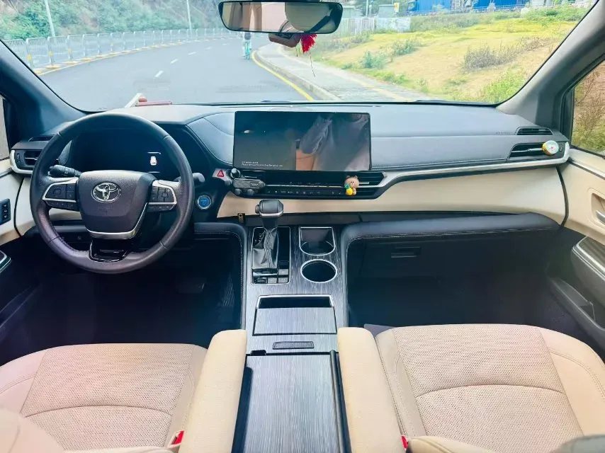 2023 Toyota Sienna 2.5L 189HP L4 E-CVT Hybrid,autocango,china used car exporter,china ev exporter,chinese used car exporter,chinese used ev exporter