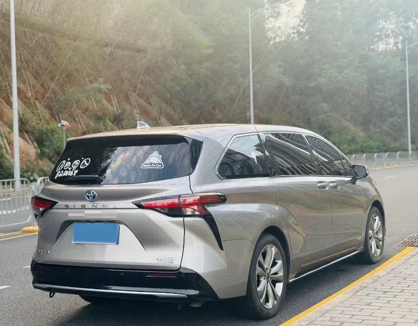 2023 Toyota Sienna 2.5L 189HP L4 E-CVT Hybrid,autocango,china used car exporter,china ev exporter,chinese used car exporter,chinese used ev exporter