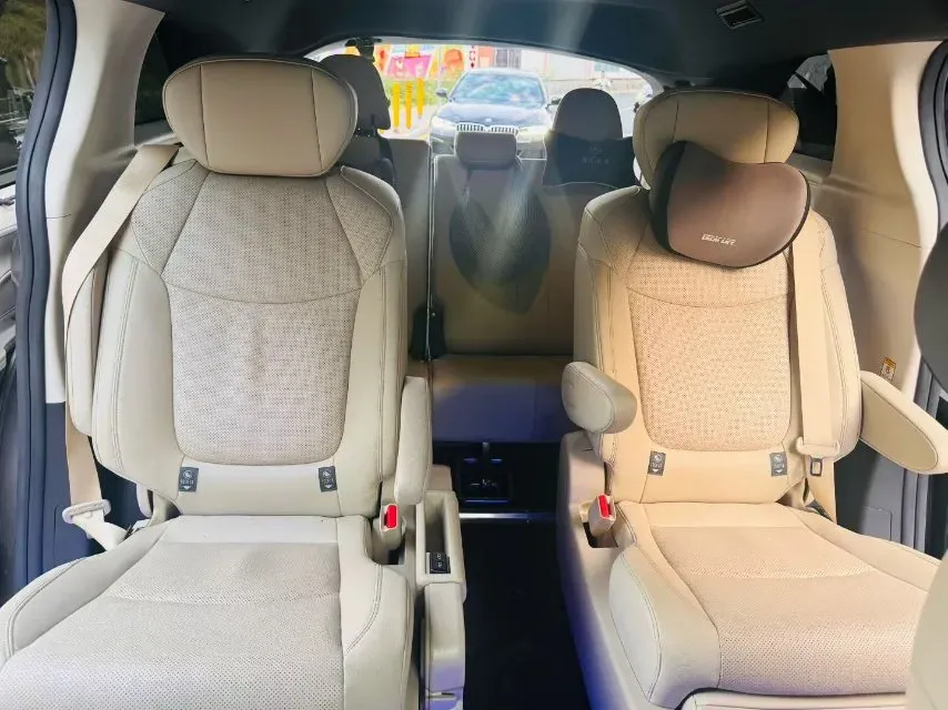 2023 Toyota Sienna 2.5L 189HP L4 E-CVT Hybrid,autocango,china used car exporter,china ev exporter,chinese used car exporter,chinese used ev exporter