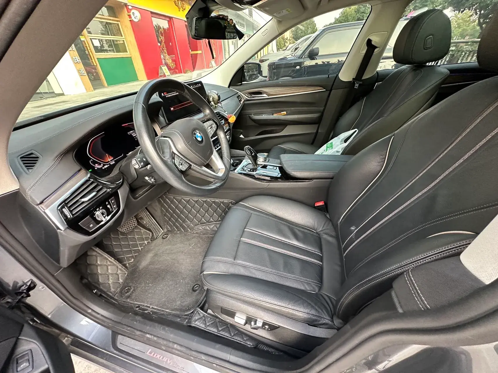 2021 BMW 6 thumbnail 4