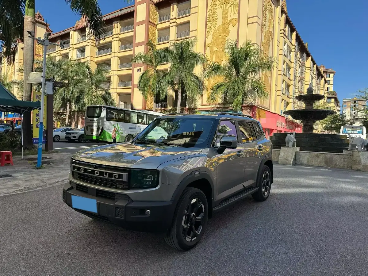 2025 Jetour Freeman 2.0T 254HP L4 8AT