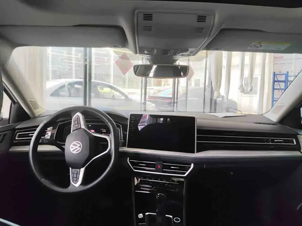 2023 VOLKSWAGEN SAGITAR thumbnail 3