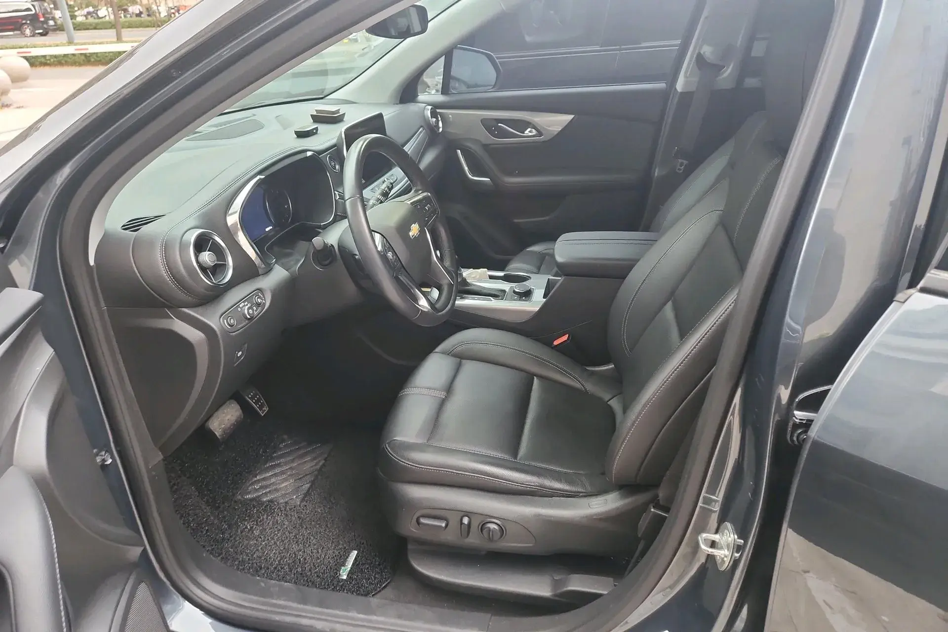 2021 CHEVROLET EQUINOX thumbnail 2