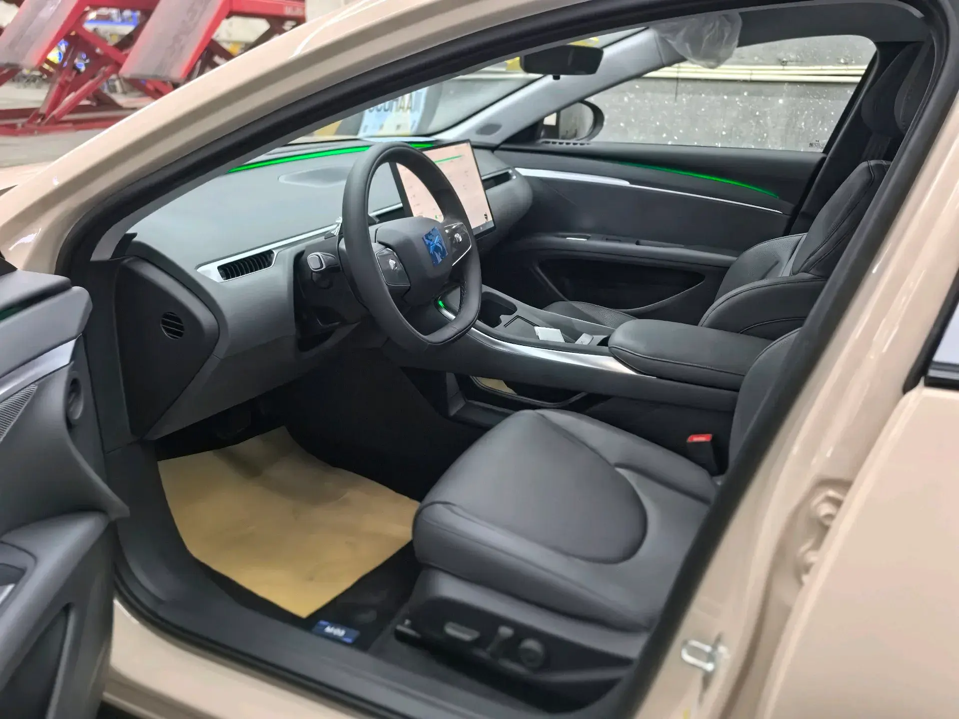 2024 XPENG MONA thumbnail 3