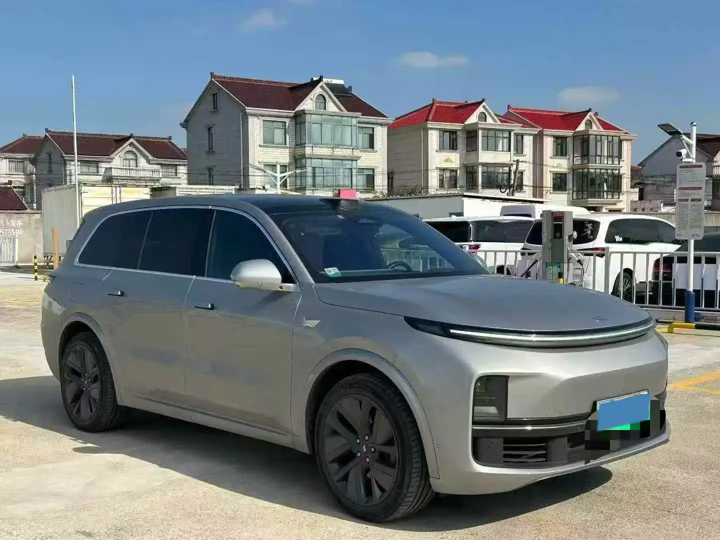 2022 LI L9 thumbnail 3