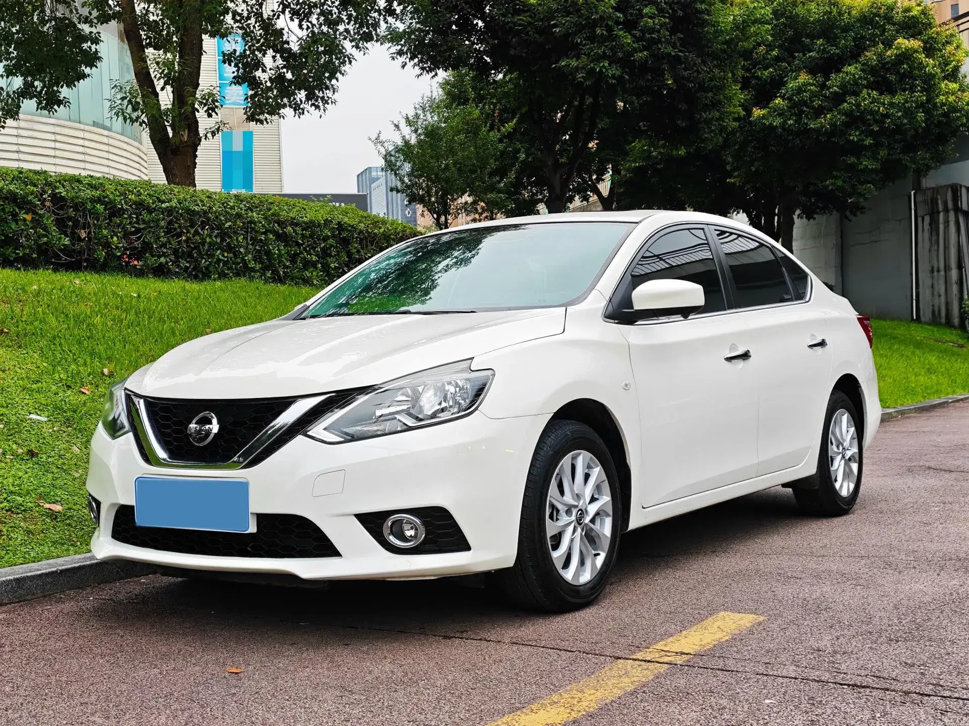 2022 NISSAN SYLPHY view 1