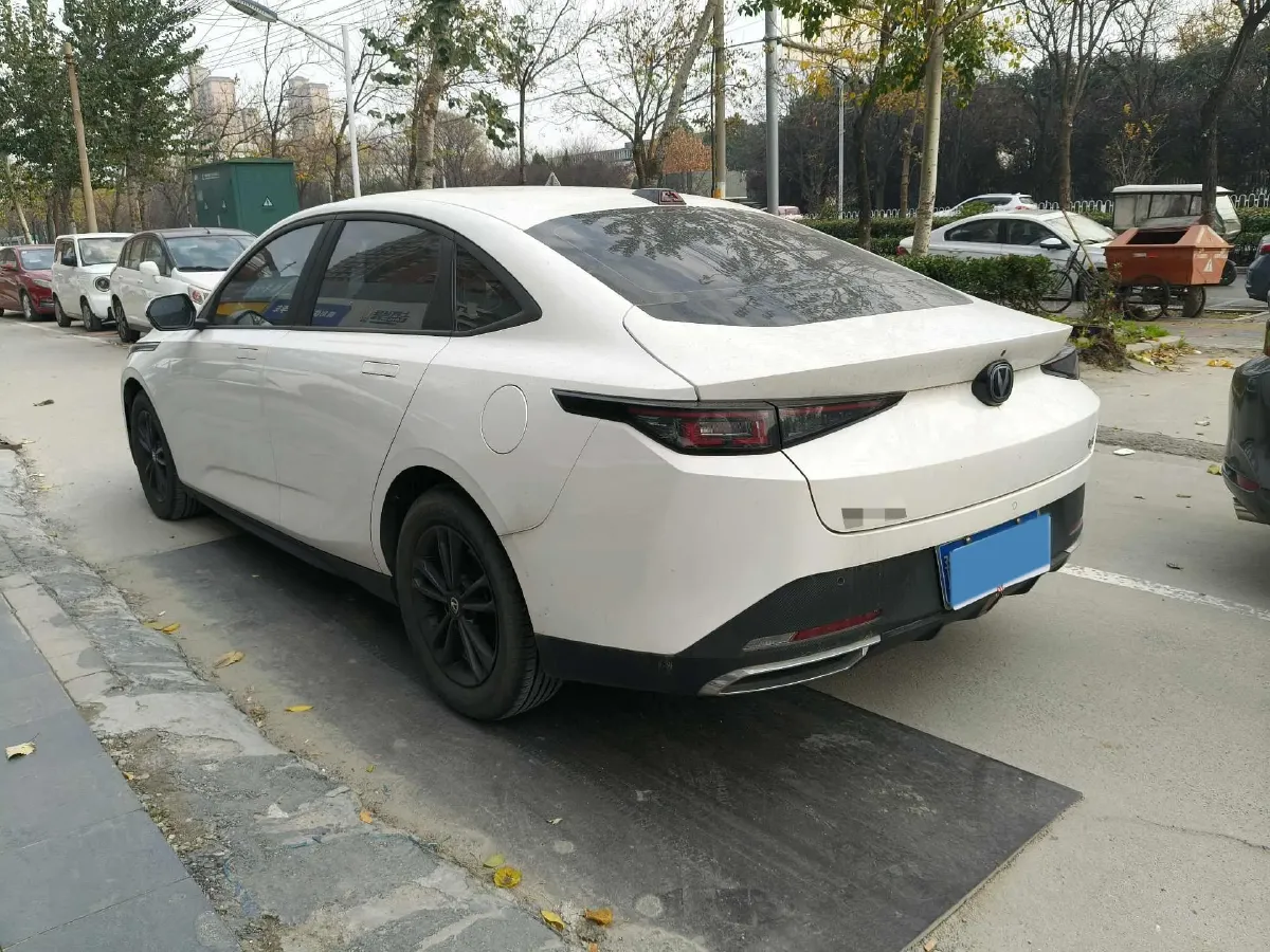 2023 ChangAn Lamore 1.5T 170HP L4 7DCT,autocango,china used car exporter,china ev exporter,chinese used car exporter,chinese used ev exporter