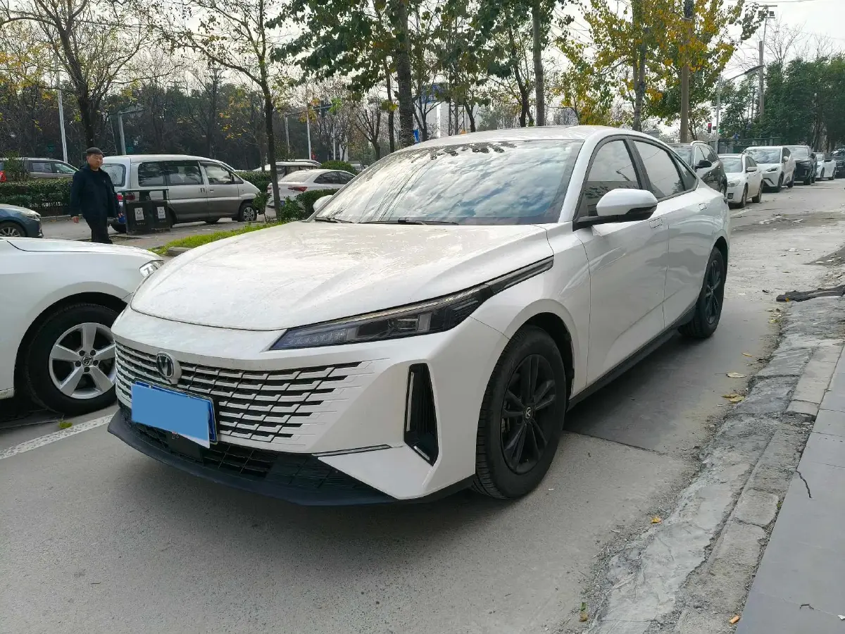 2023 ChangAn Lamore 1.5T 170HP L4 7DCT