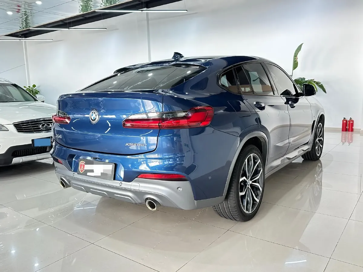 2020 BMW X4 2.0T 184HP L4 8AT,autocango,china used car exporter,china ev exporter,chinese used car exporter,chinese used ev exporter