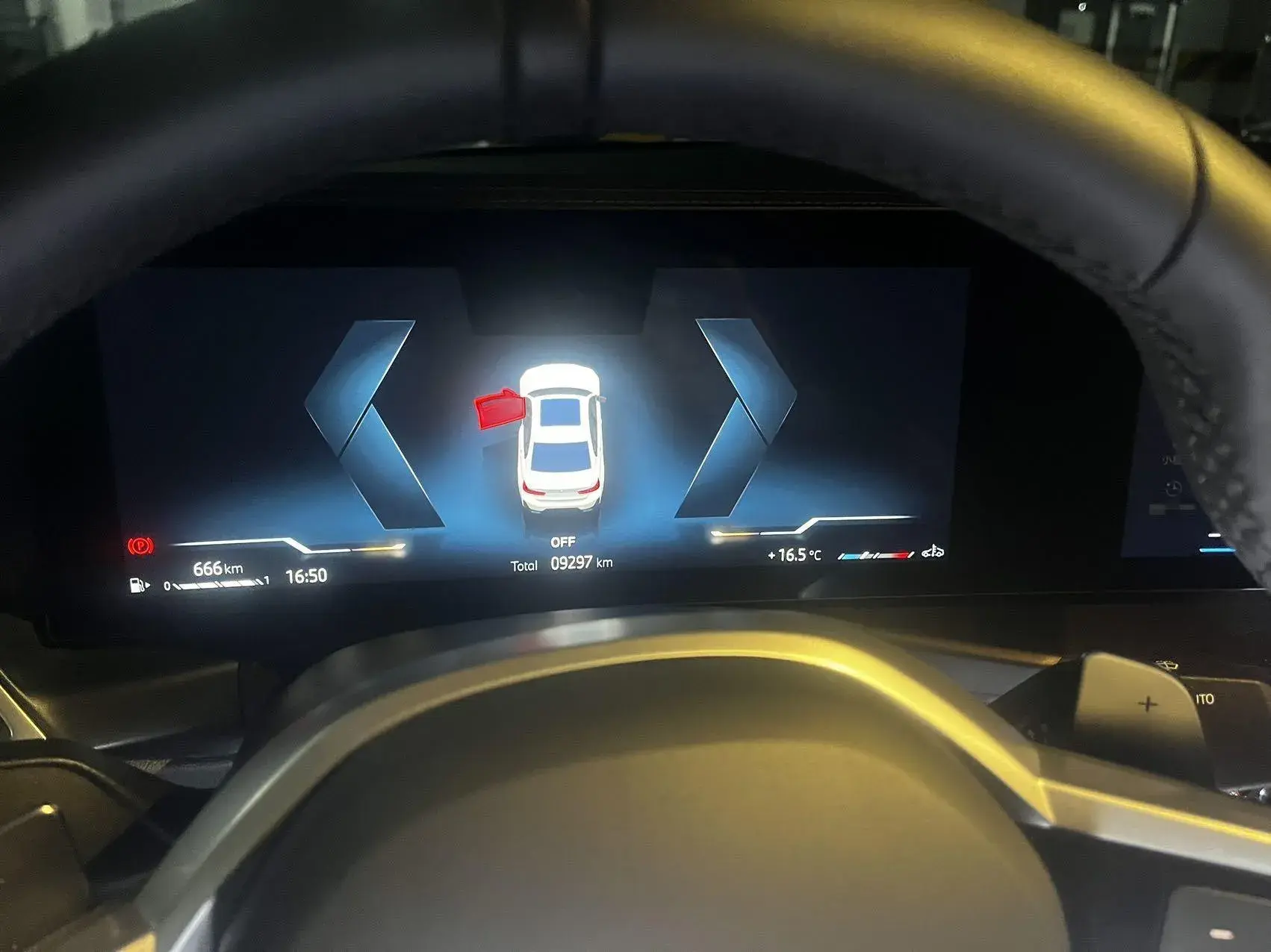 2025 BMW 3 thumbnail 3