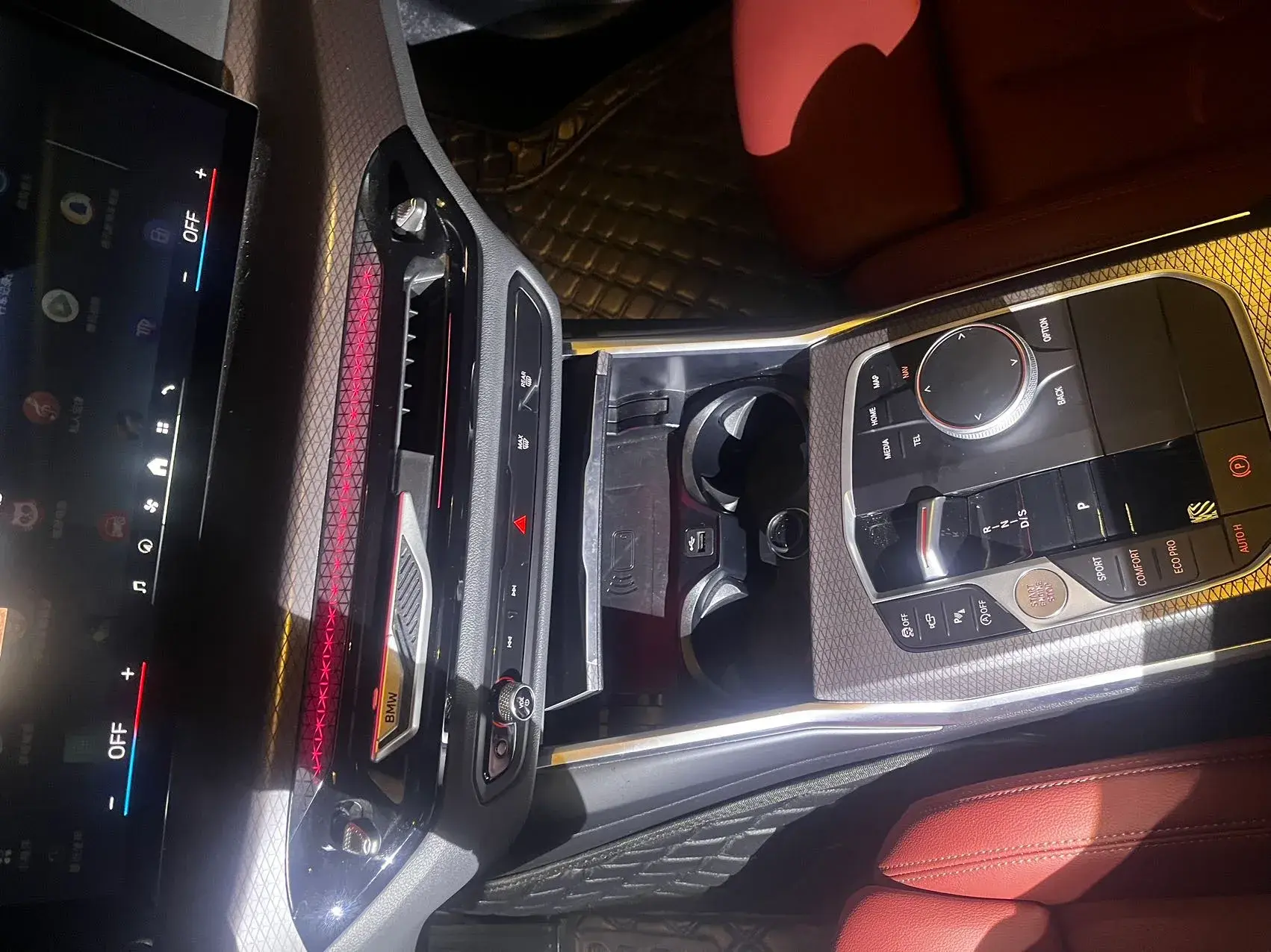 2025 BMW 3 thumbnail 4