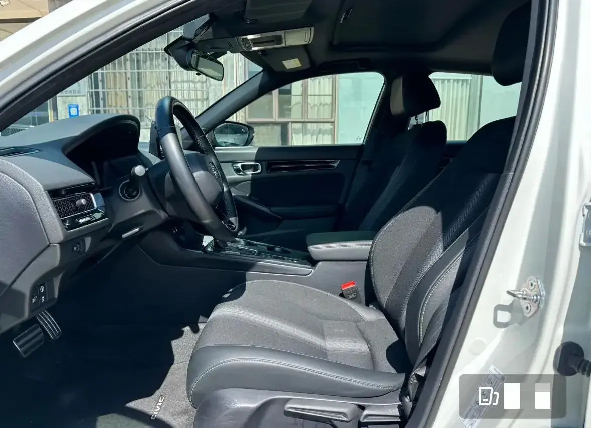 2023 HONDA CIVIC thumbnail 3