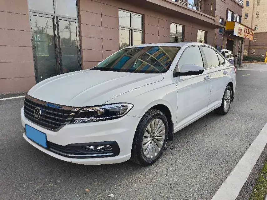2021 VOLKSWAGEN LAVIDA view 1