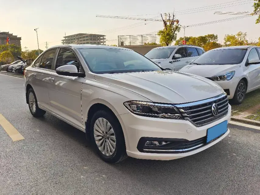 2021 VOLKSWAGEN LAVIDA thumbnail 3