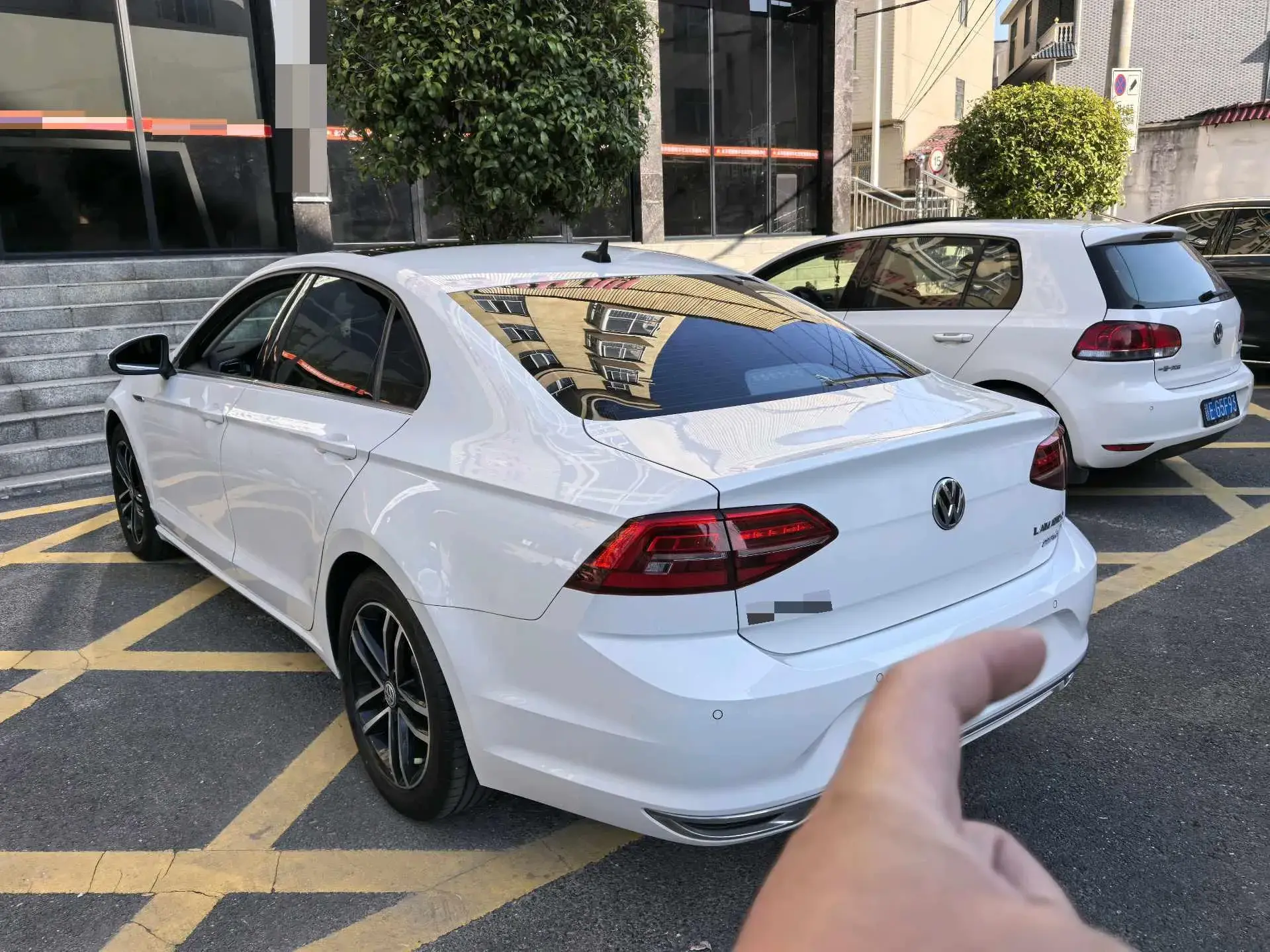 2021 VOLKSWAGEN LAMANDO thumbnail 4