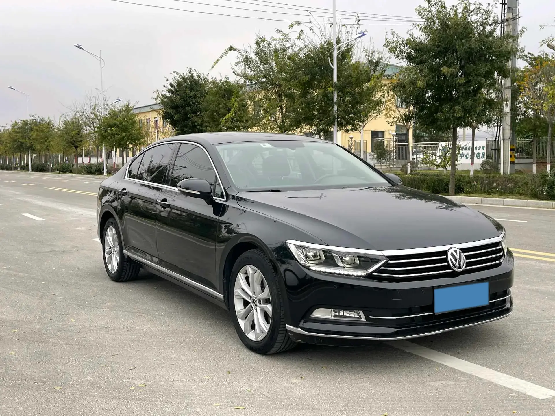 2018 VOLKSWAGEN MAGOTAN thumbnail 3