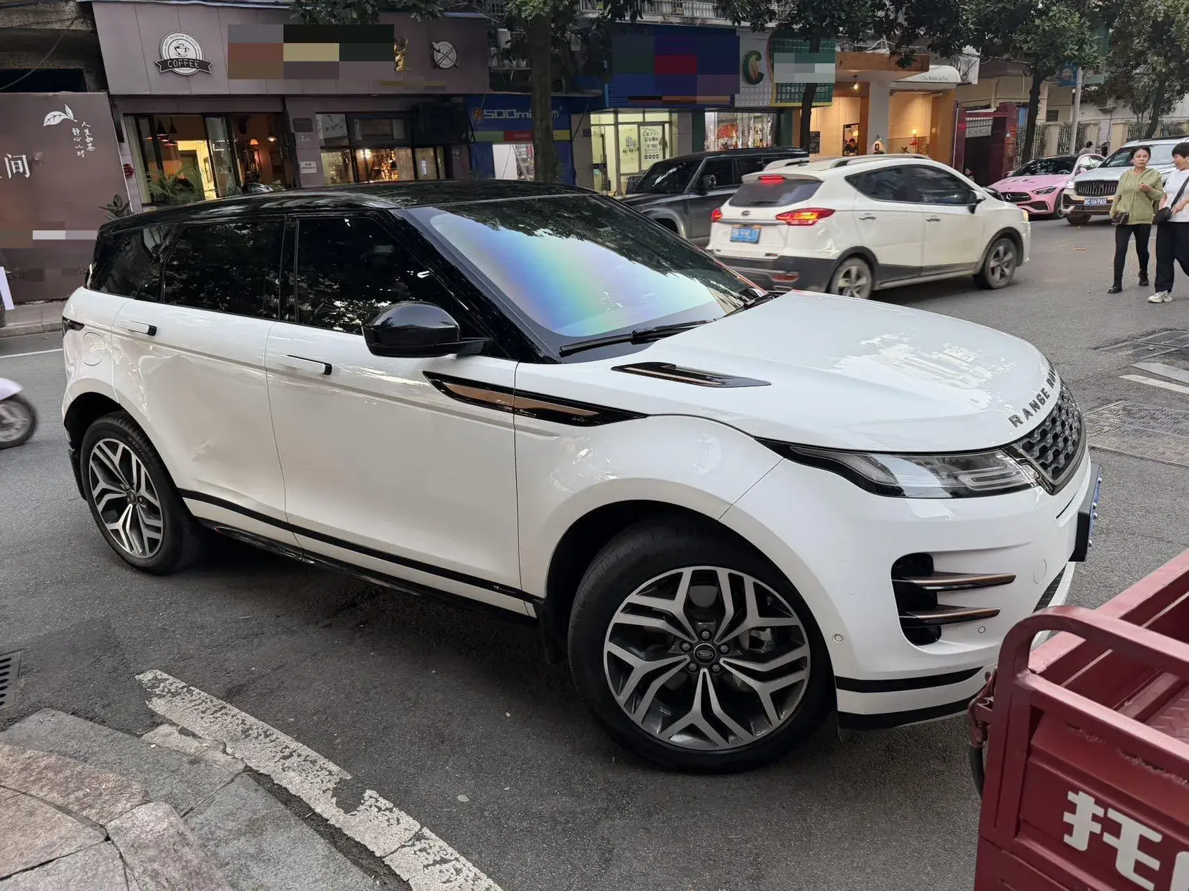 2020 LAND ROVER thumbnail 4