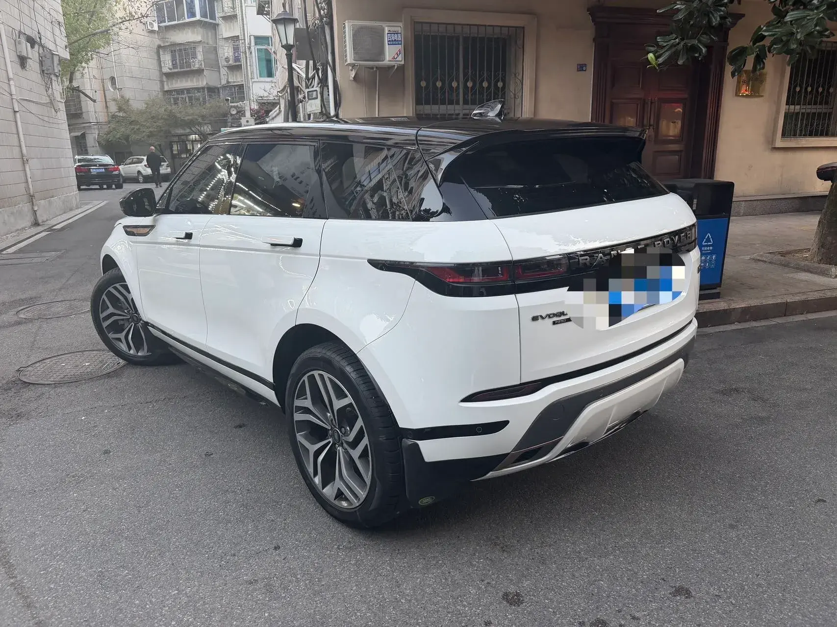 2020 LAND ROVER thumbnail 3