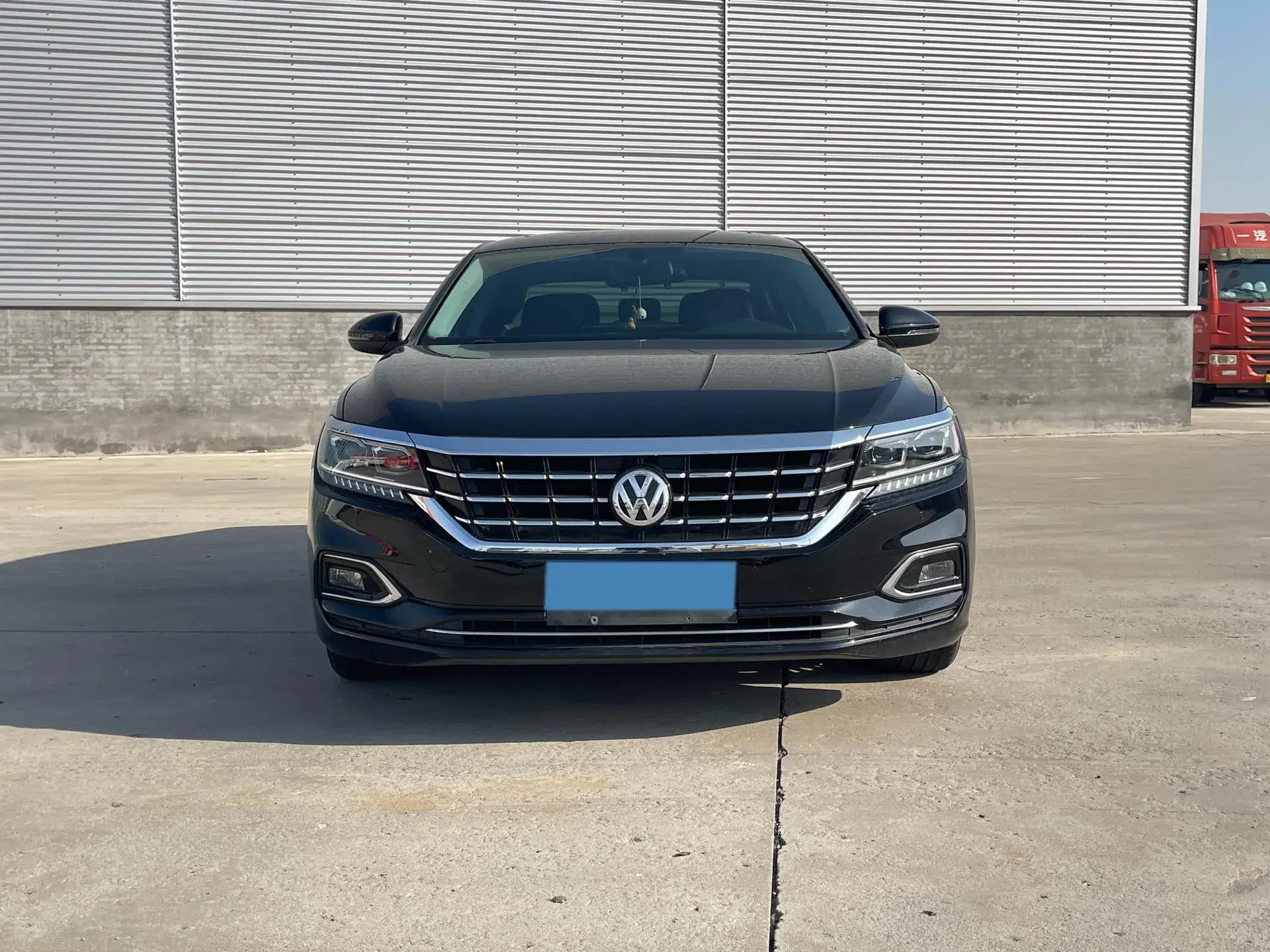 2019 VOLKSWAGEN PASSAT thumbnail 2