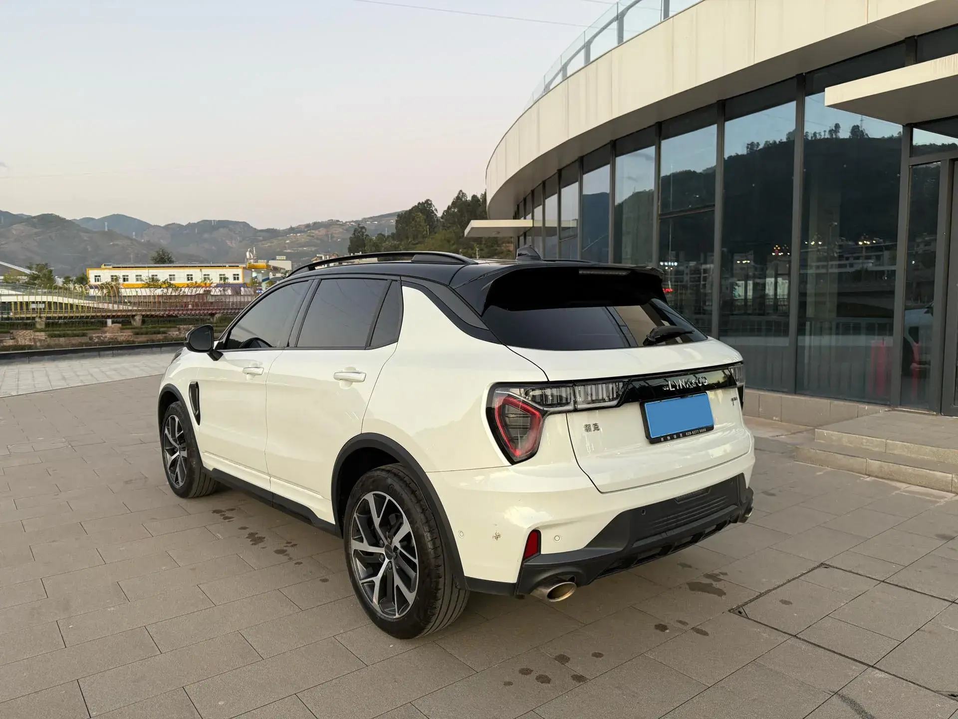 2021 LYNK&CO 01 thumbnail 4