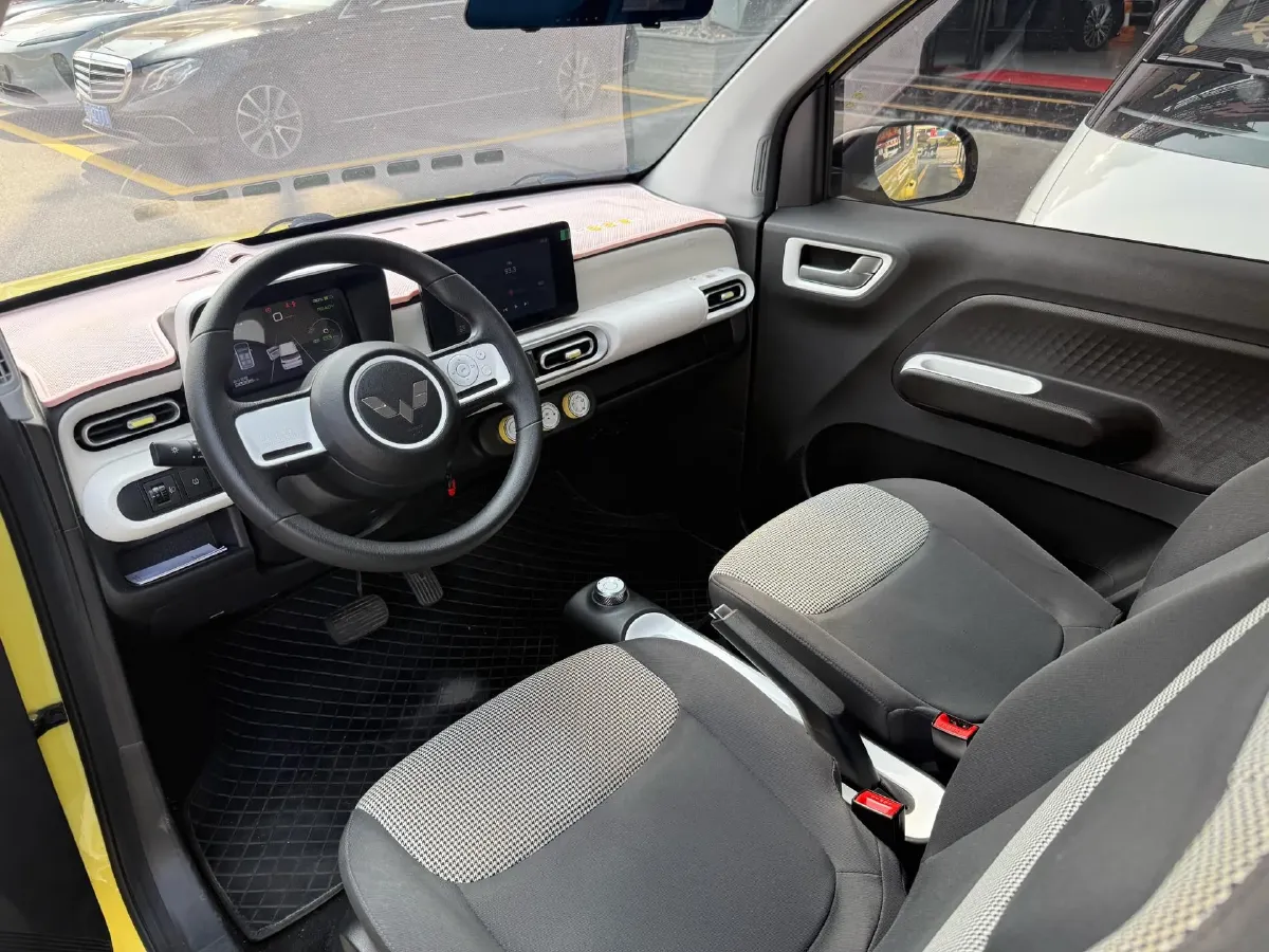 2024 WuLing HongGuang MINI EV BEV 17.3KWH,autocango,china used car exporter,china ev exporter,chinese used car exporter,chinese used ev exporter