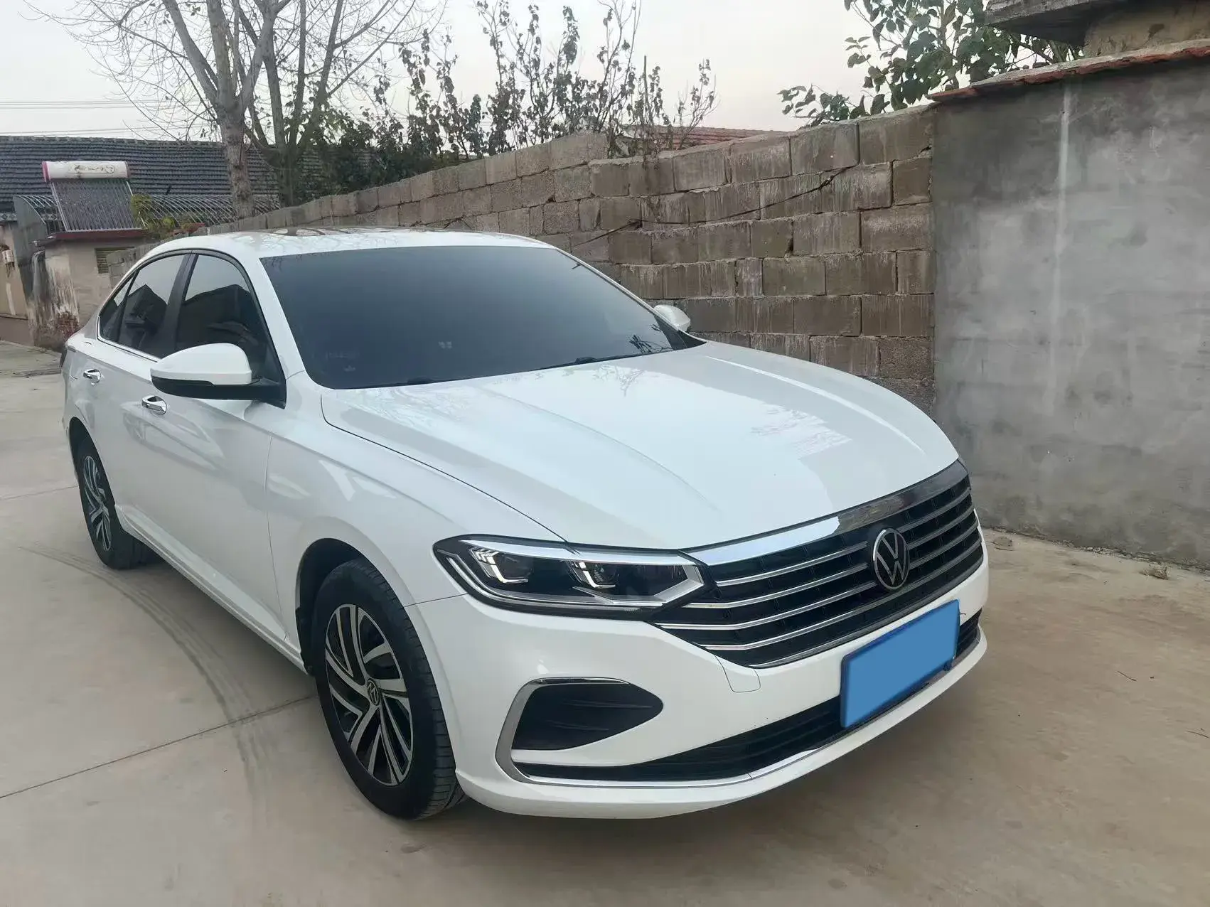 2023 VOLKSWAGEN LAVIDA thumbnail 3