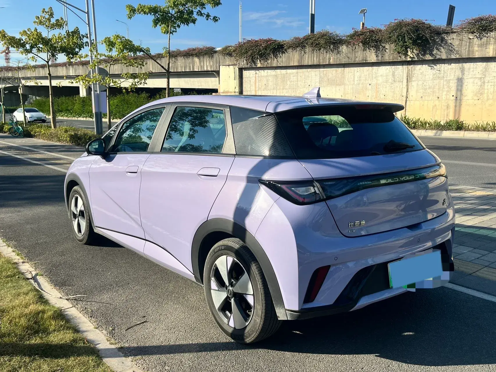 2023 BYD DOLPHIN thumbnail 3