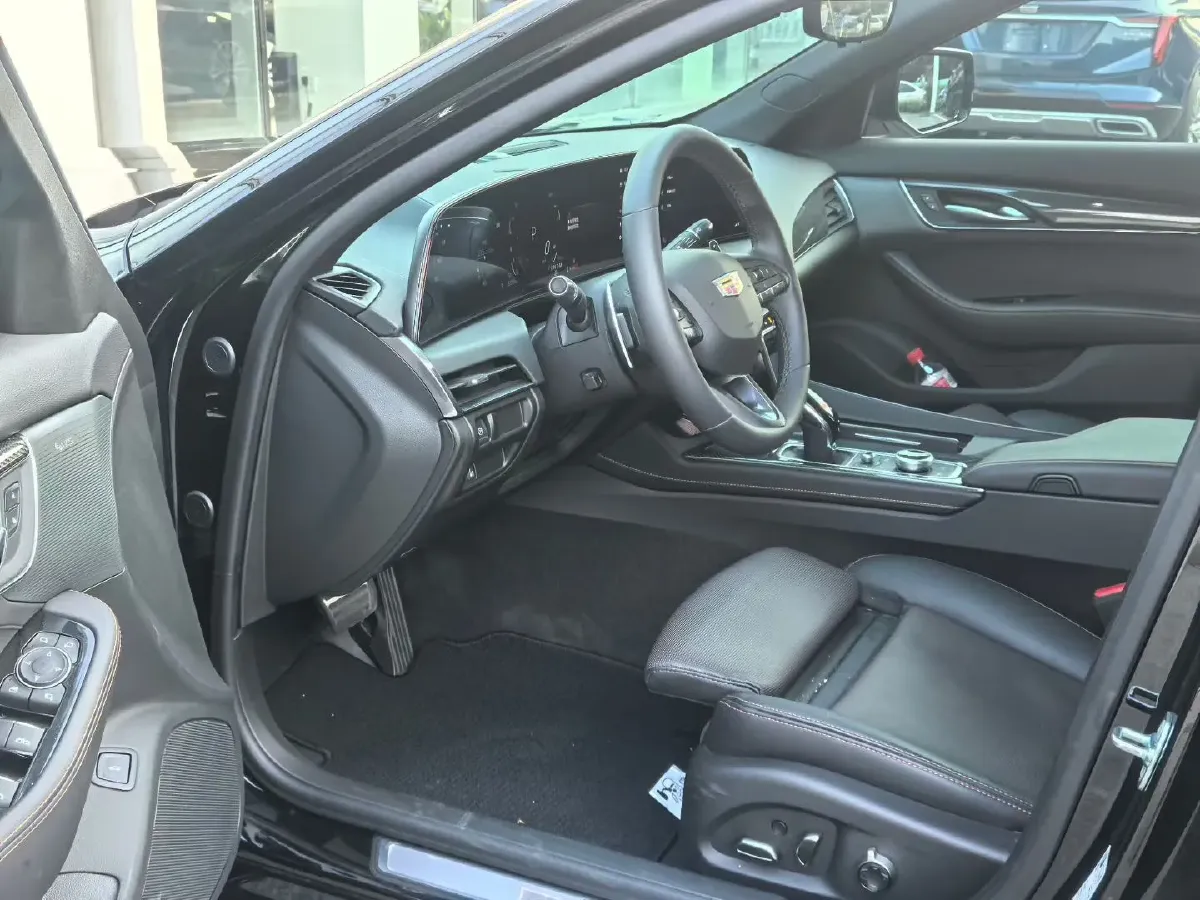 2024 Cadillac CT5 2.0T 237HP L4 10AT,autocango,china used car exporter,china ev exporter,chinese used car exporter,chinese used ev exporter