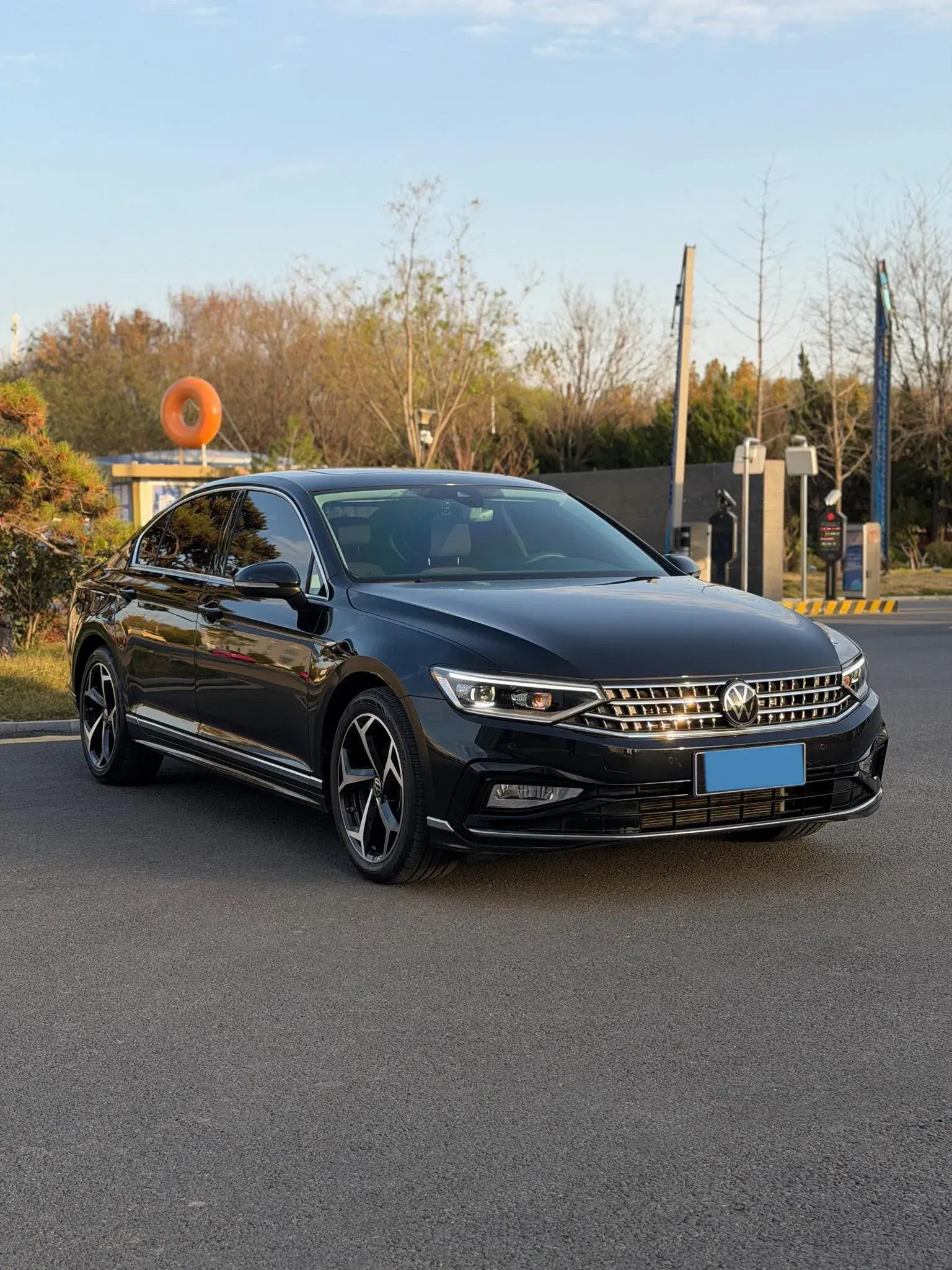 2023 VOLKSWAGEN MAGOTAN thumbnail 3