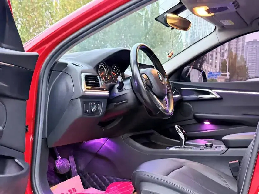 2020 BMW 1 thumbnail 4