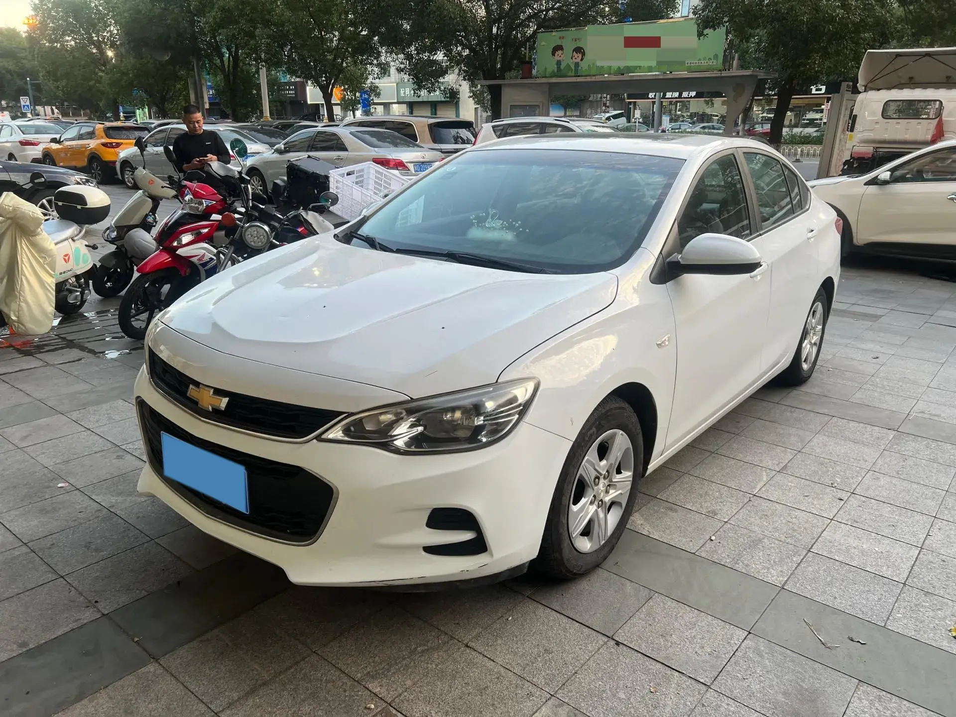 2019 CHEVROLET CAVALIER view 1