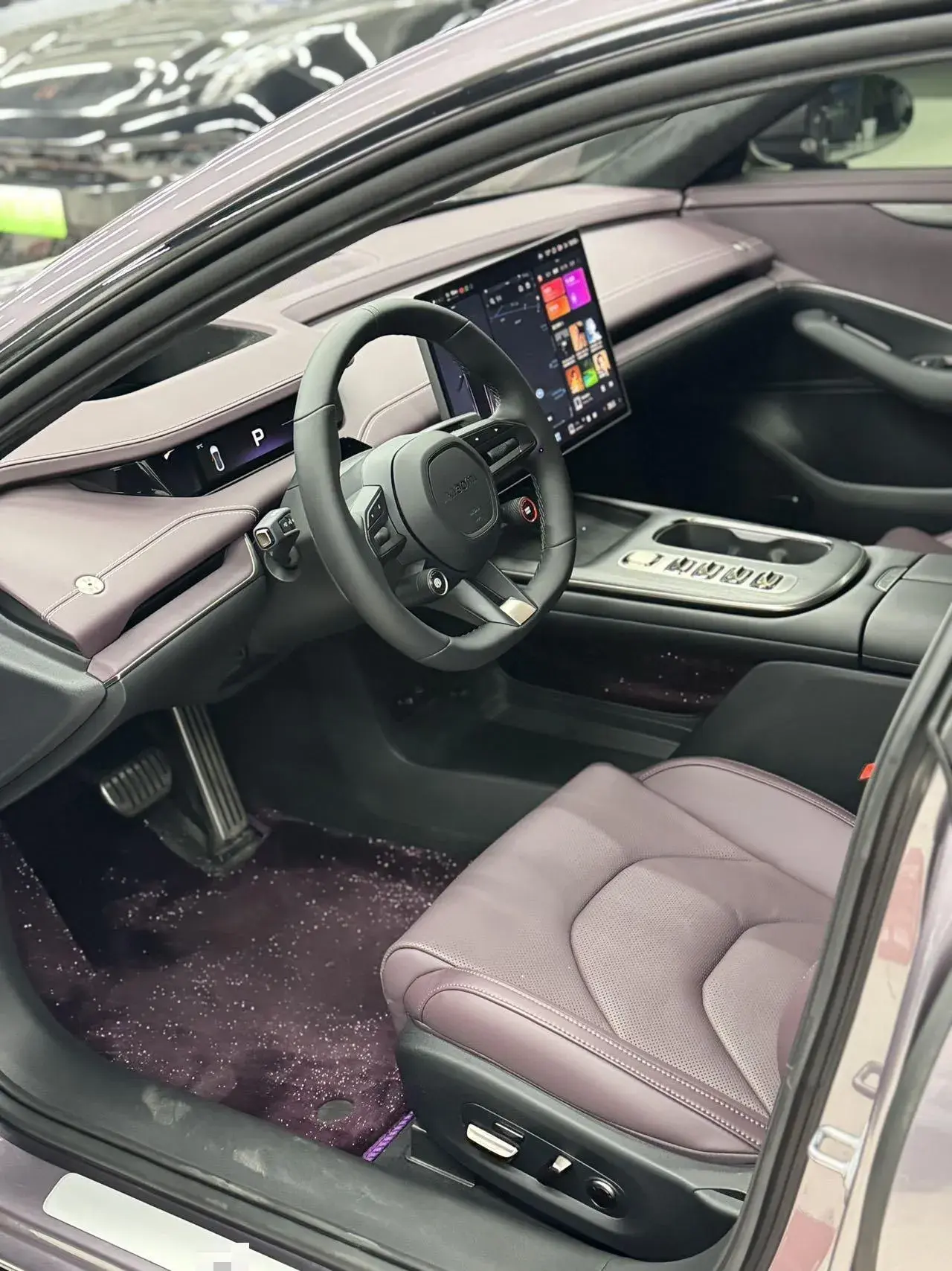 2024 MI SU7 thumbnail 4