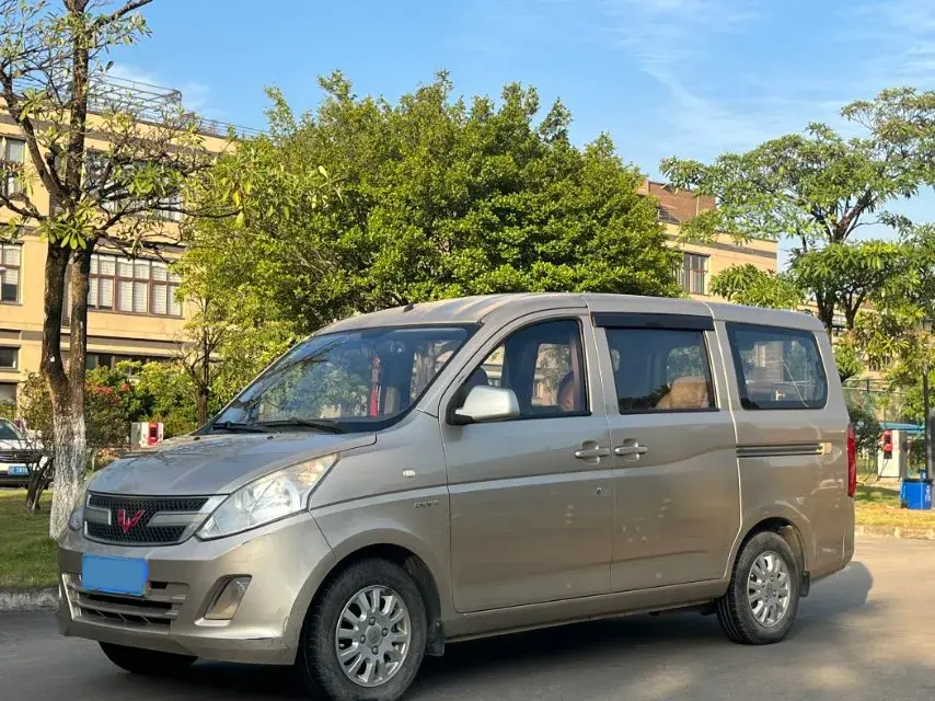 2019 WuLing HongGuang Plus 1.5T 147HP L4 6MT