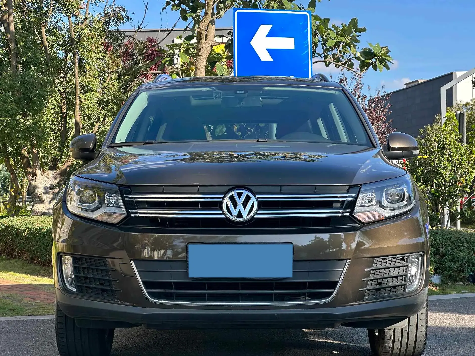 2016 VOLKSWAGEN TIGUAN thumbnail 2