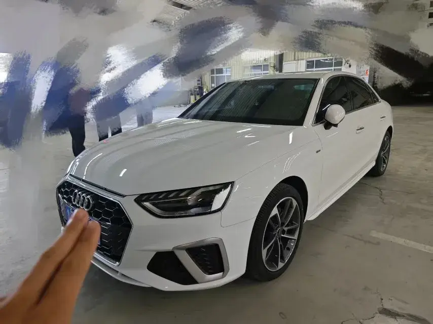 2022 AUDI A4L view 1