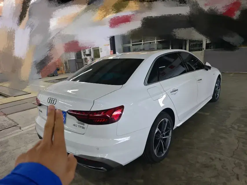 2022 AUDI A4L thumbnail 2