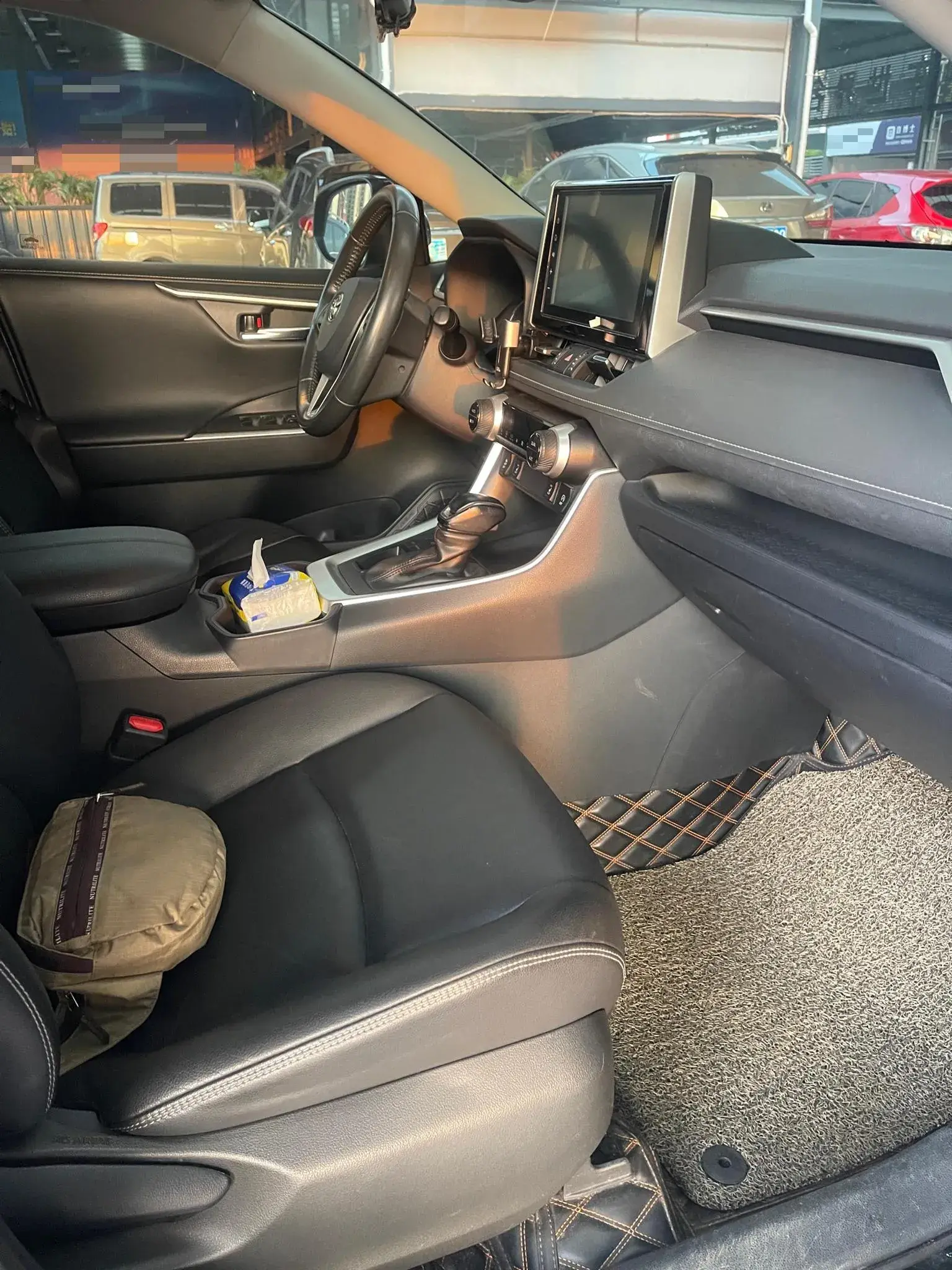 2020 TOYOTA RAV4 thumbnail 2