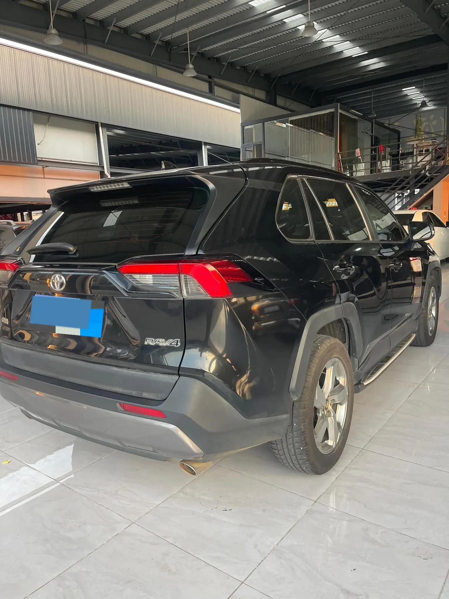 2020 TOYOTA RAV4 thumbnail 4