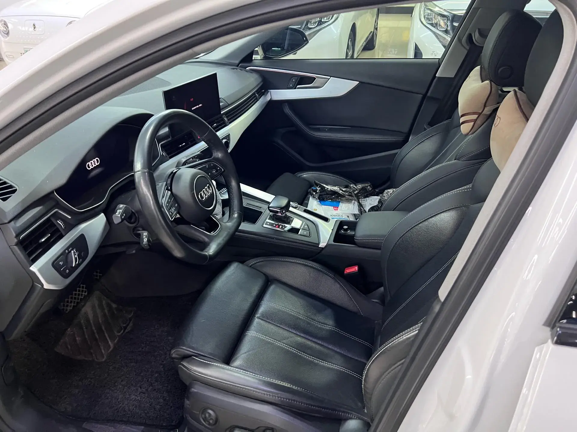 2022 AUDI A4L thumbnail 2