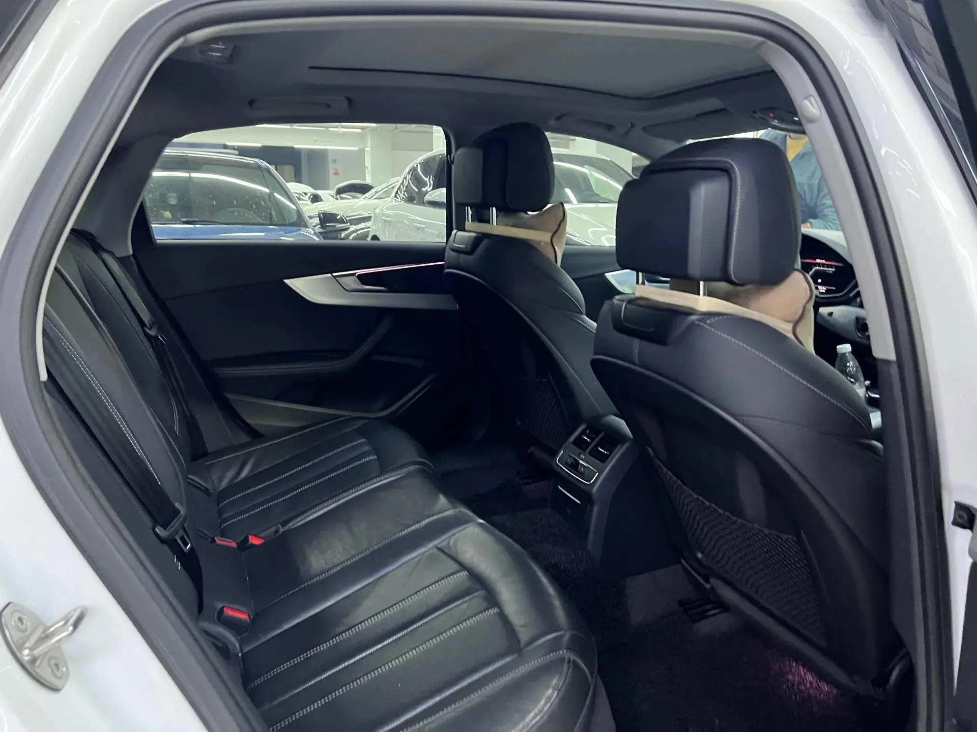 2022 AUDI A4L thumbnail 4