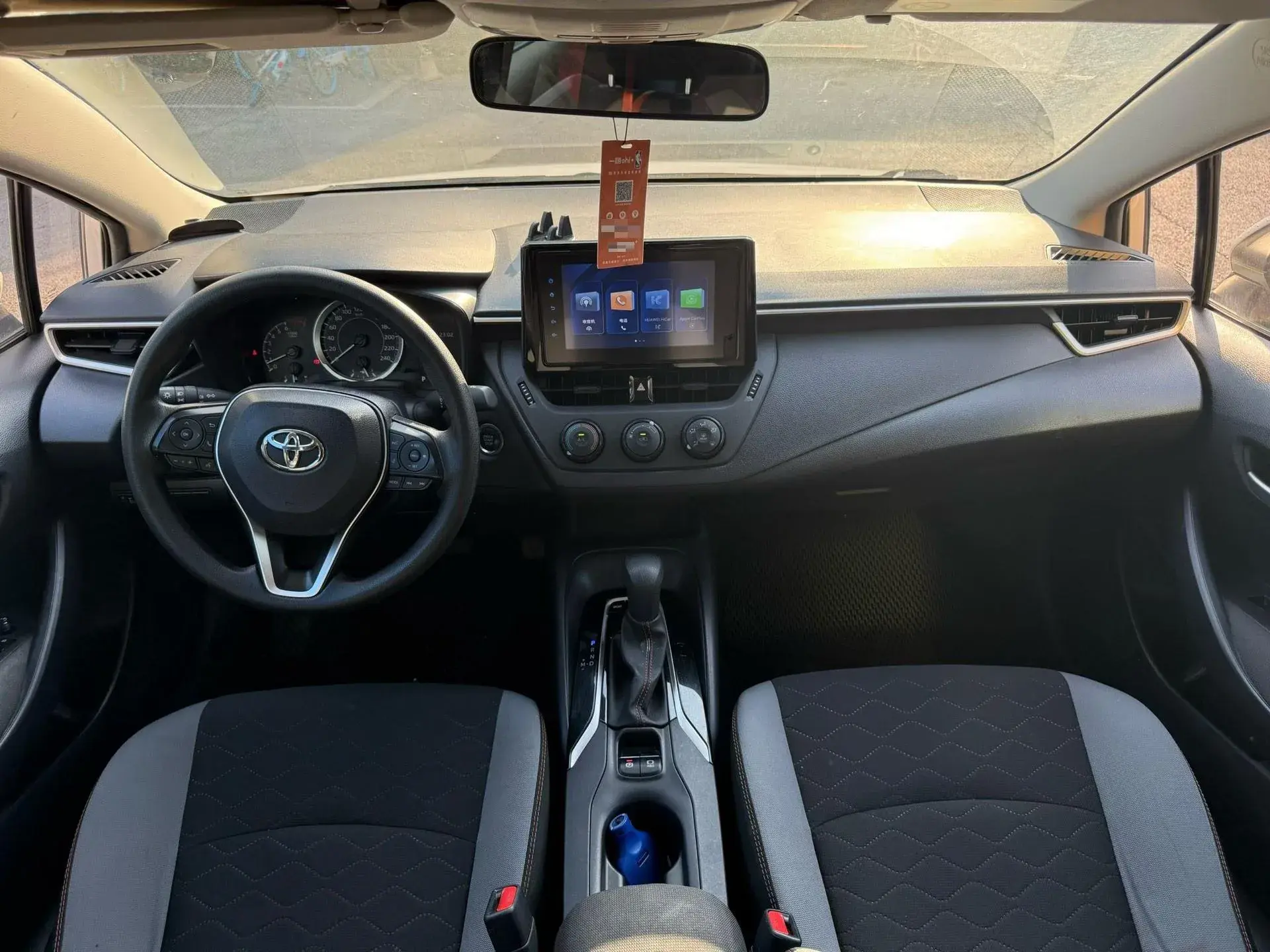 2021 TOYOTA COROLLA thumbnail 4