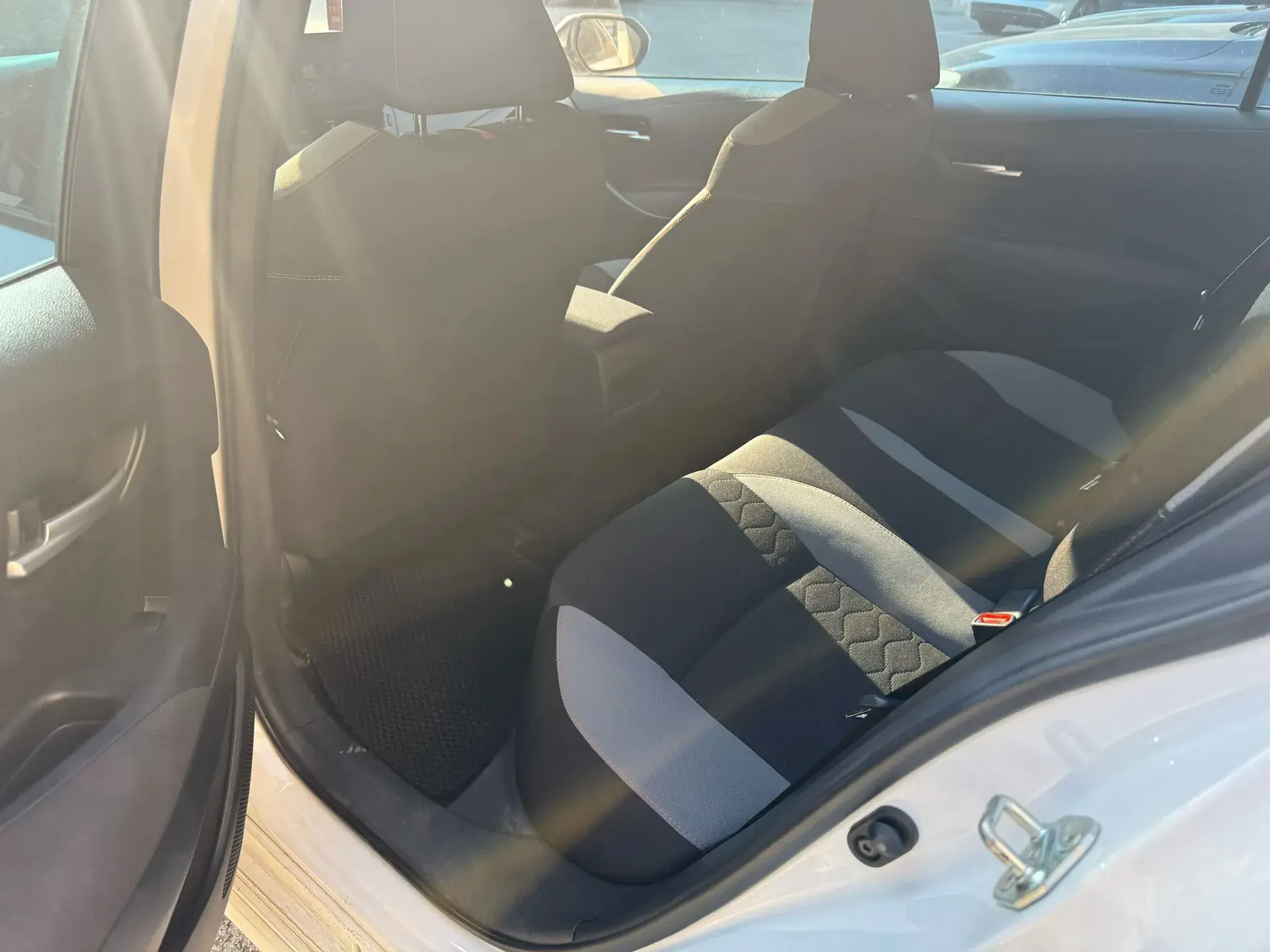 2021 TOYOTA COROLLA thumbnail 3